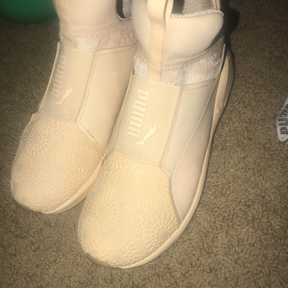 Women's Puma Fierce Athlux Training Shoes - Picture 2 of 4